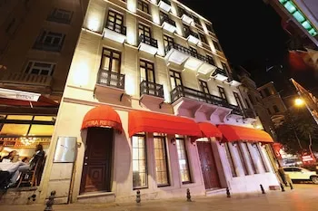 Pera Residence
