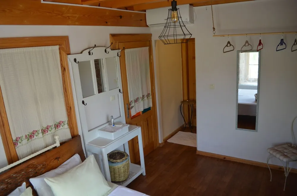 Tek Büyük Yataklı Oda