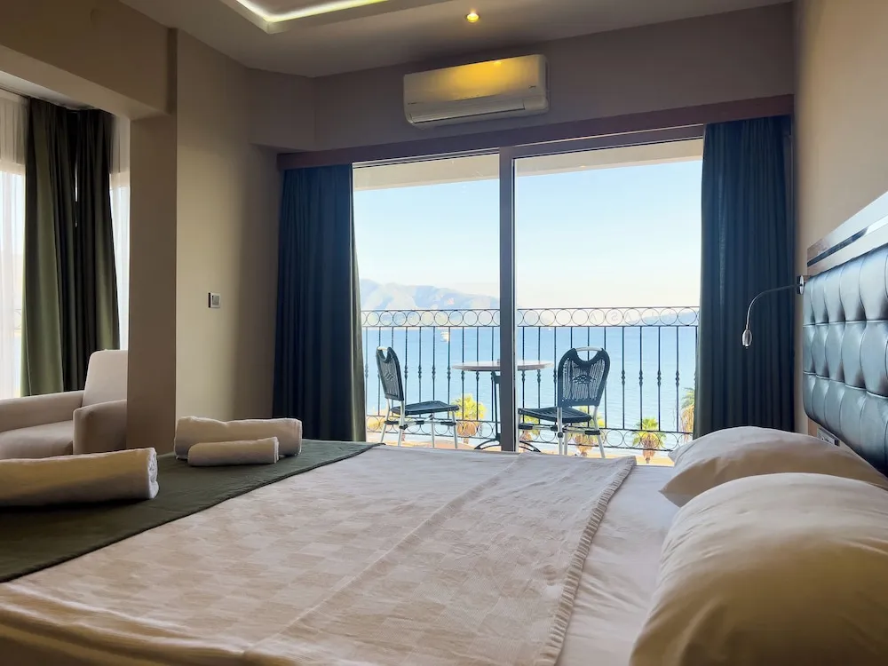Standard Tek Büyük veya İki Ayrı Yataklı Oda, Deniz Manzaralı