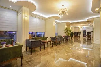 Aurasia SeaSide Hotel