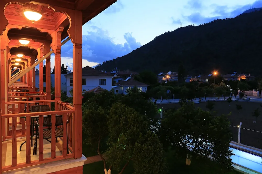 Tek Büyük veya İki Ayrı Yataklı Oda