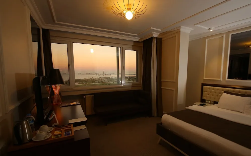 Deluxe Tek Büyük Yataklı Oda