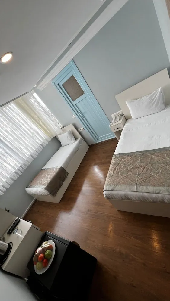 Standard Tek Büyük veya İki Ayrı Yataklı Oda