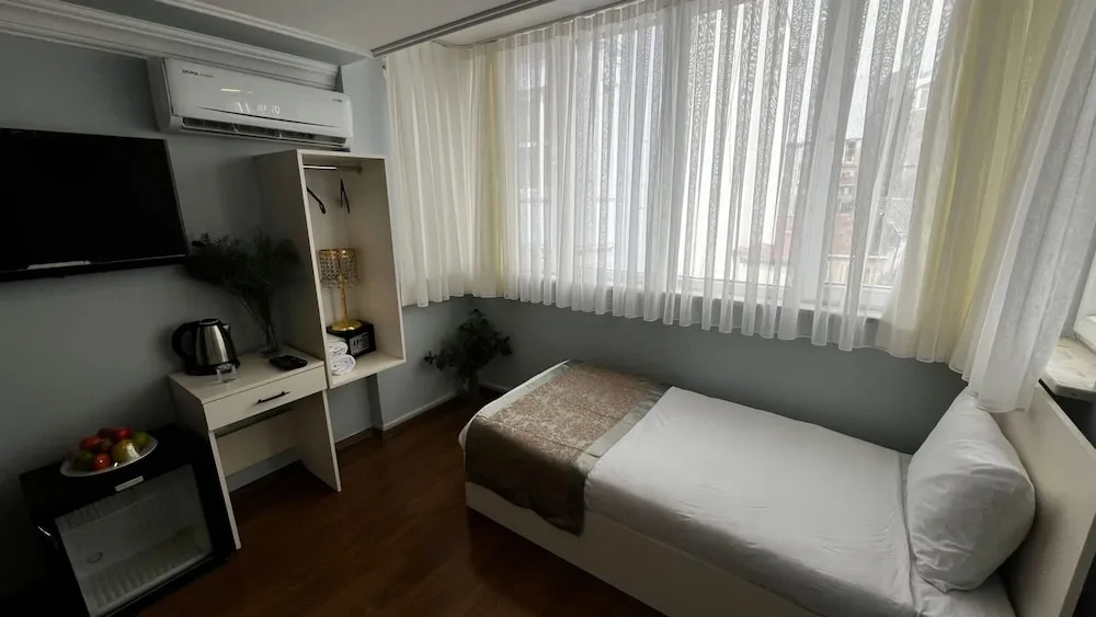 Standard Tek Büyük veya İki Ayrı Yataklı Oda