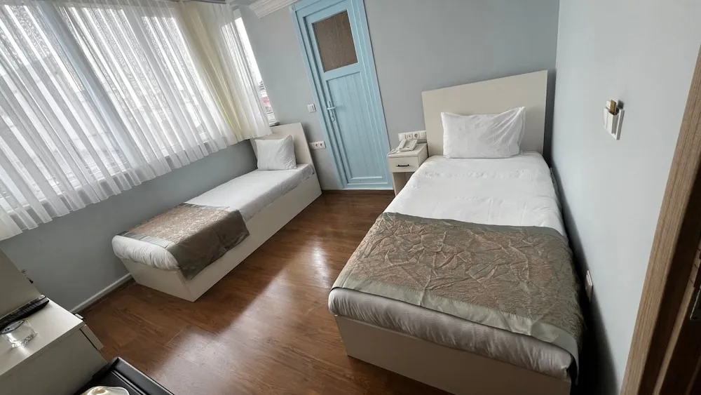Standard Tek Büyük veya İki Ayrı Yataklı Oda
