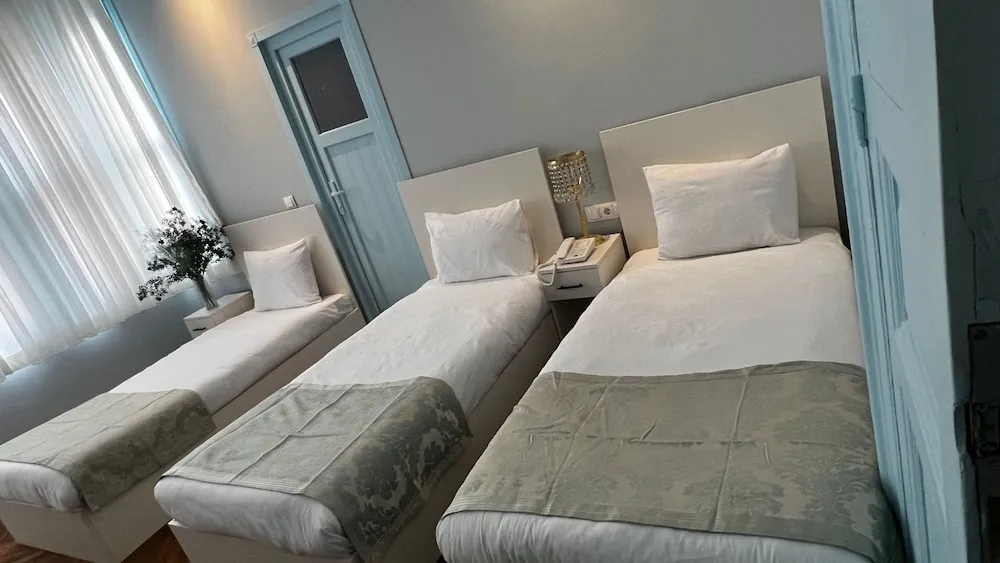 Standard Üç Kişilik Oda