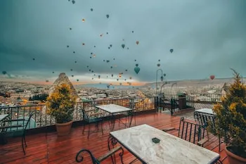 Bedrock Cave Hotel - Yetişkin Oteli