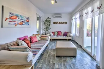 Kefi Beach and Suites