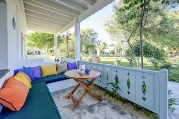 Kefi Beach and Suites