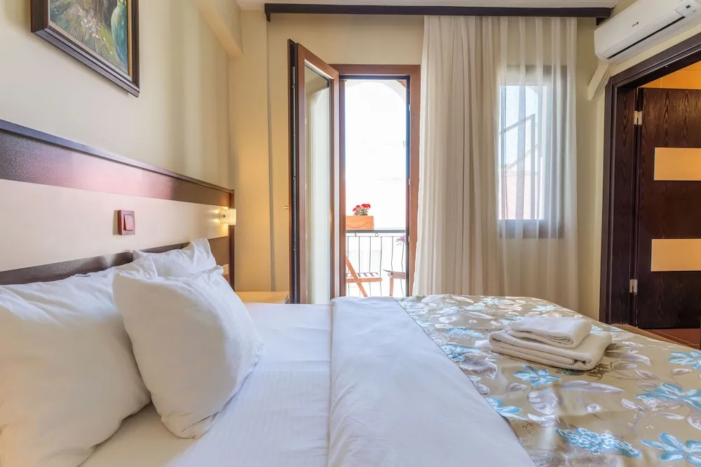 Tek Büyük veya İki Ayrı Yataklı Oda, Şehir Manzaralı