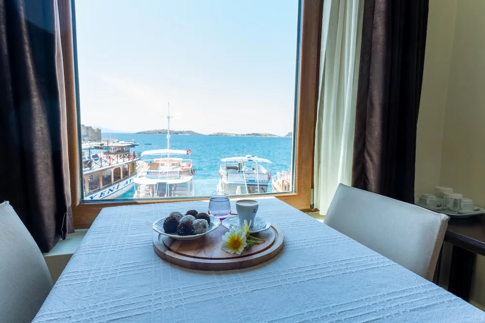 Deluxe Tek Büyük Yataklı Oda, Deniz Manzaralı