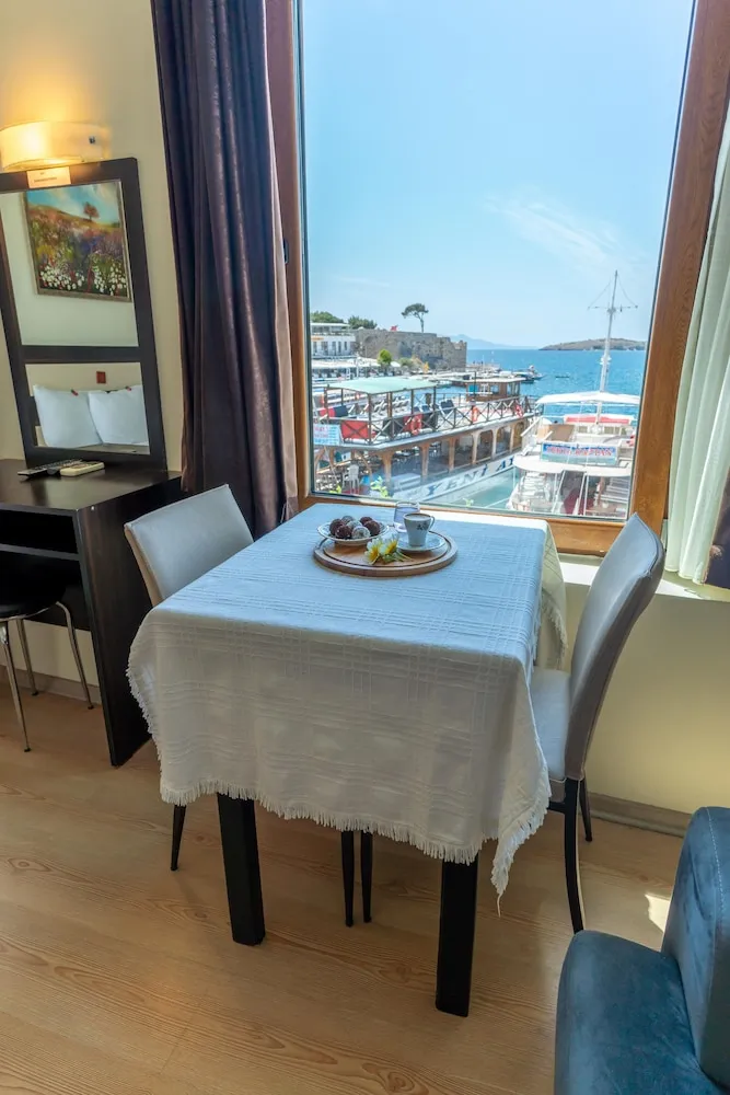 Deluxe Tek Büyük Yataklı Oda, Deniz Manzaralı