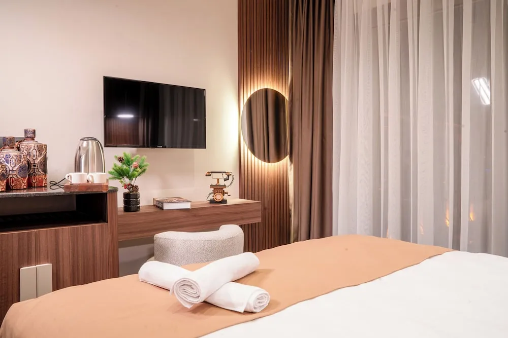 Deluxe Tek Büyük Yataklı Oda