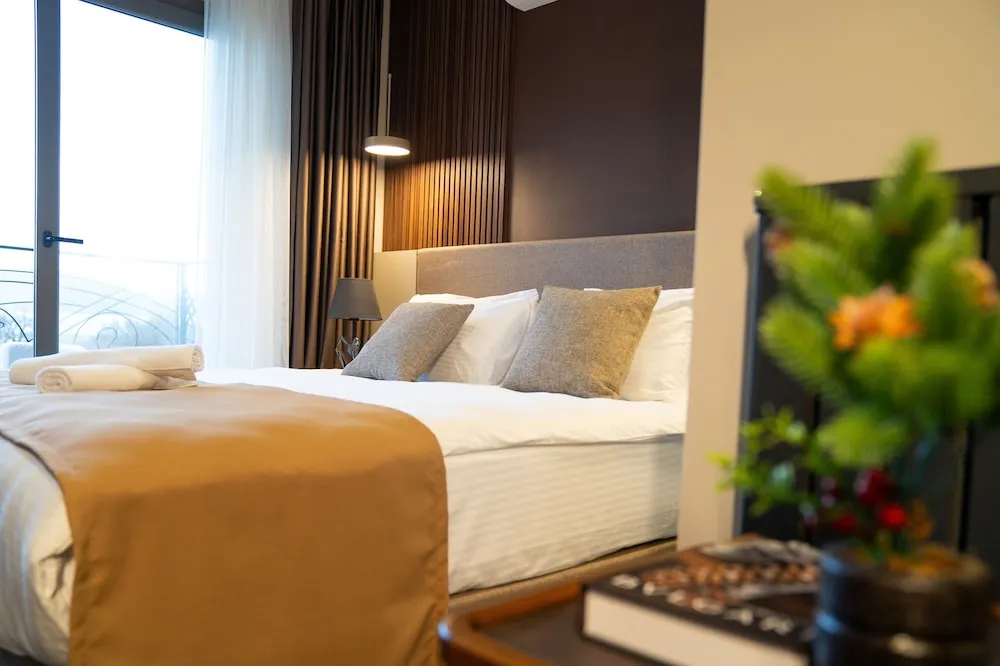 Deluxe Tek Büyük Yataklı Oda