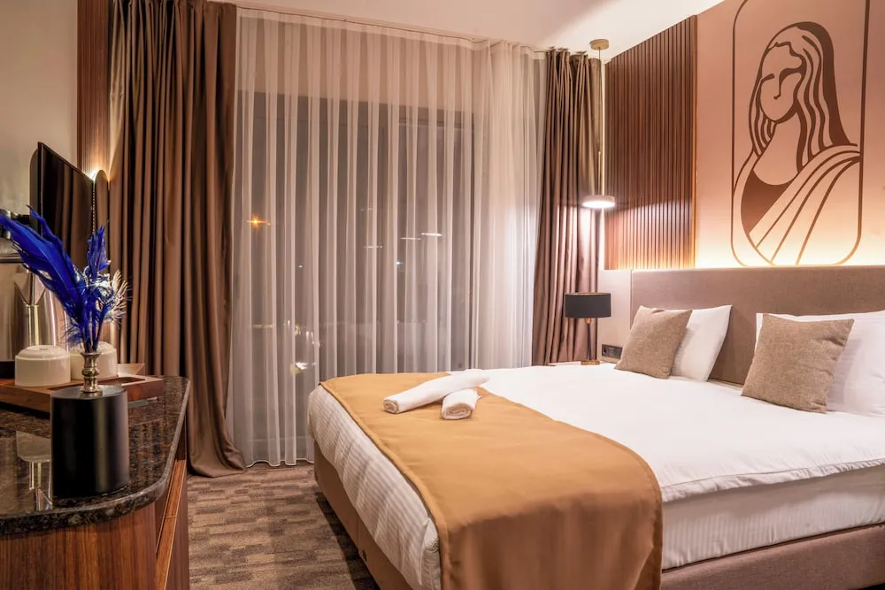Deluxe Tek Büyük Yataklı Oda