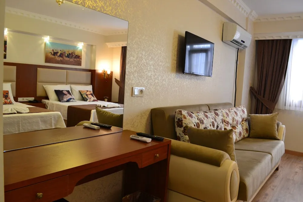 Deluxe Üç Kişilik Oda