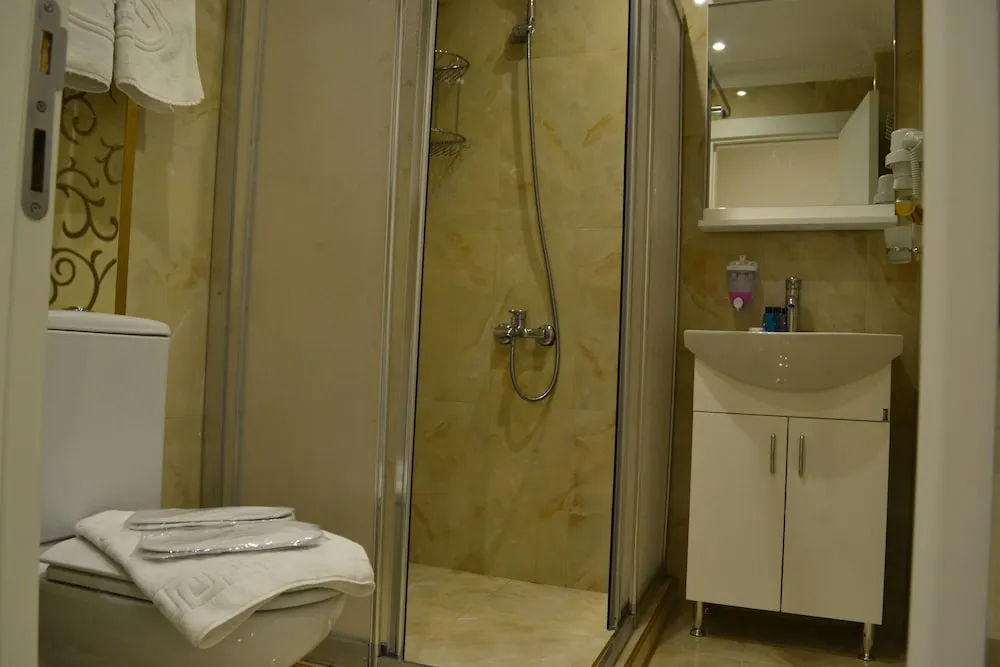 Deluxe Üç Kişilik Oda