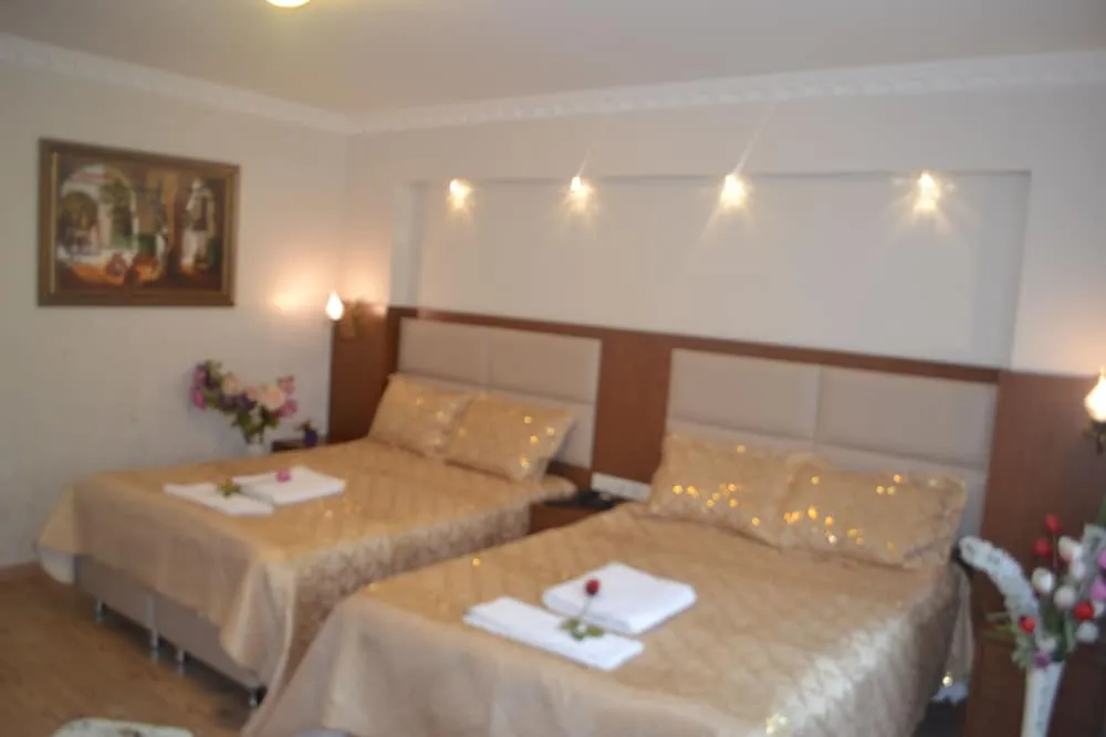 Deluxe Üç Kişilik Oda