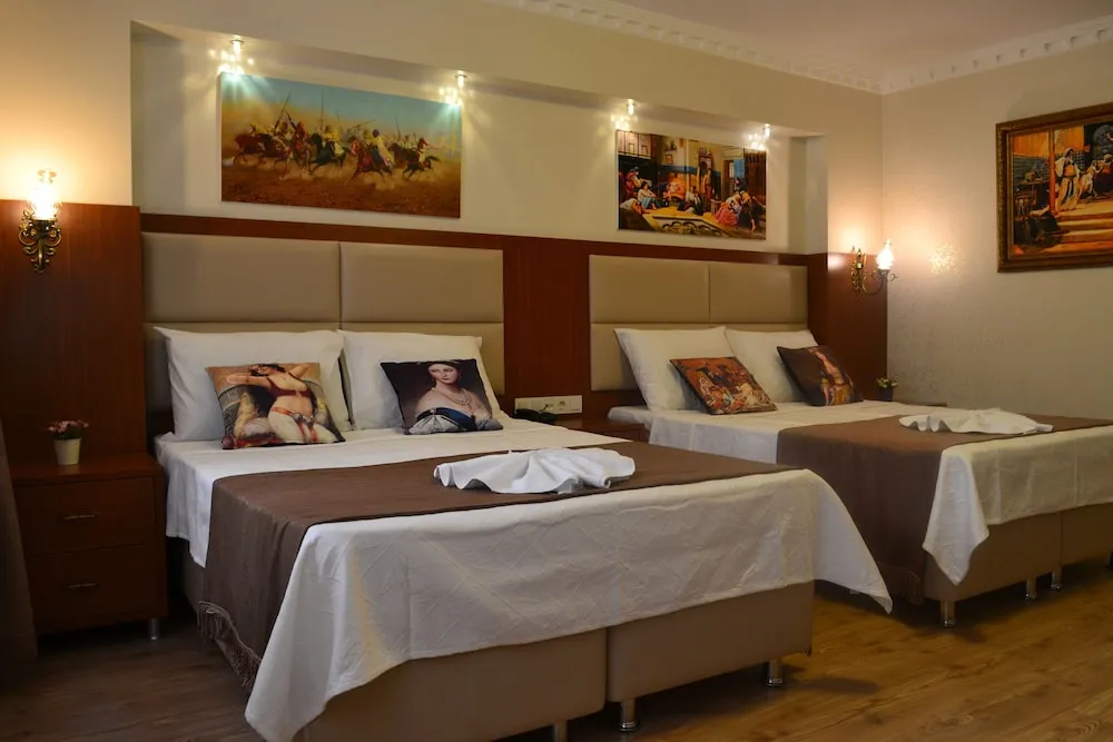 Deluxe Üç Kişilik Oda