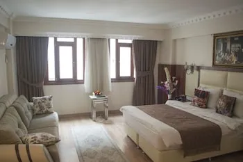 Peradise Hotel