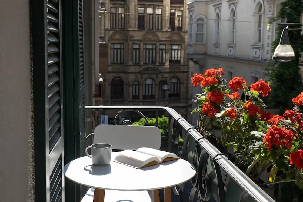 Deluxe Oda, Balkon