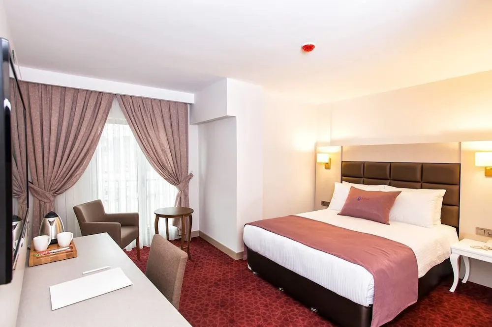 Comfort Tek Büyük Yataklı Oda