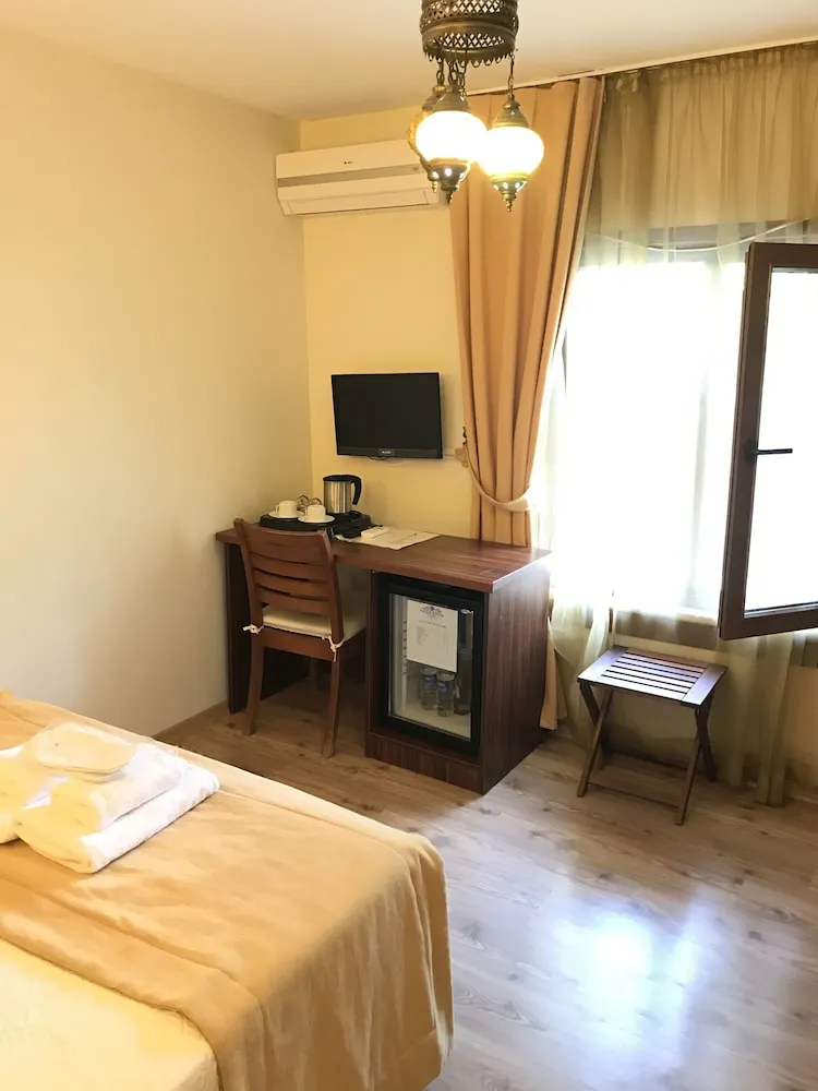 Basic Tek Büyük Yataklı Oda
