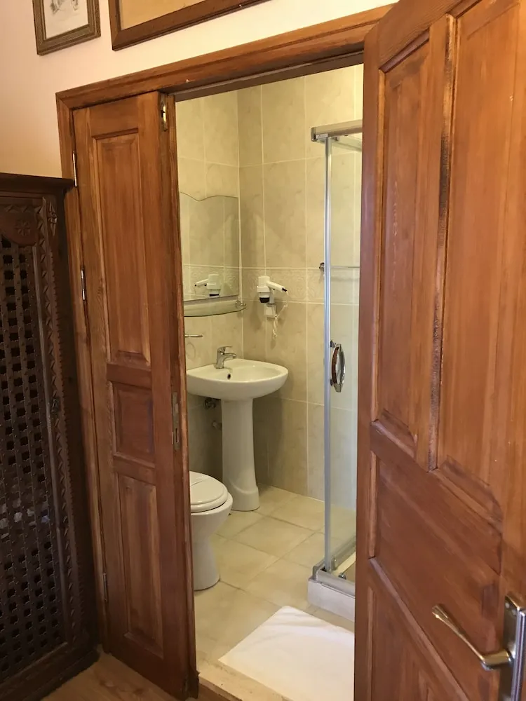 Basic Tek Büyük Yataklı Oda