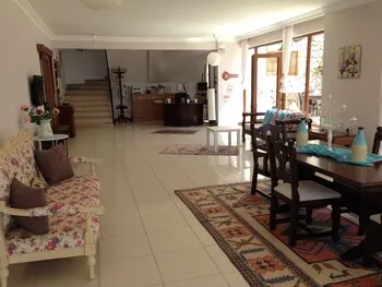 Lavender's Lodge Hotel