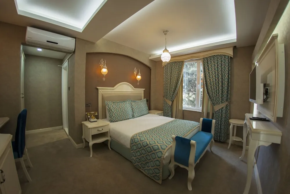 Deluxe Tek Büyük Yataklı Oda