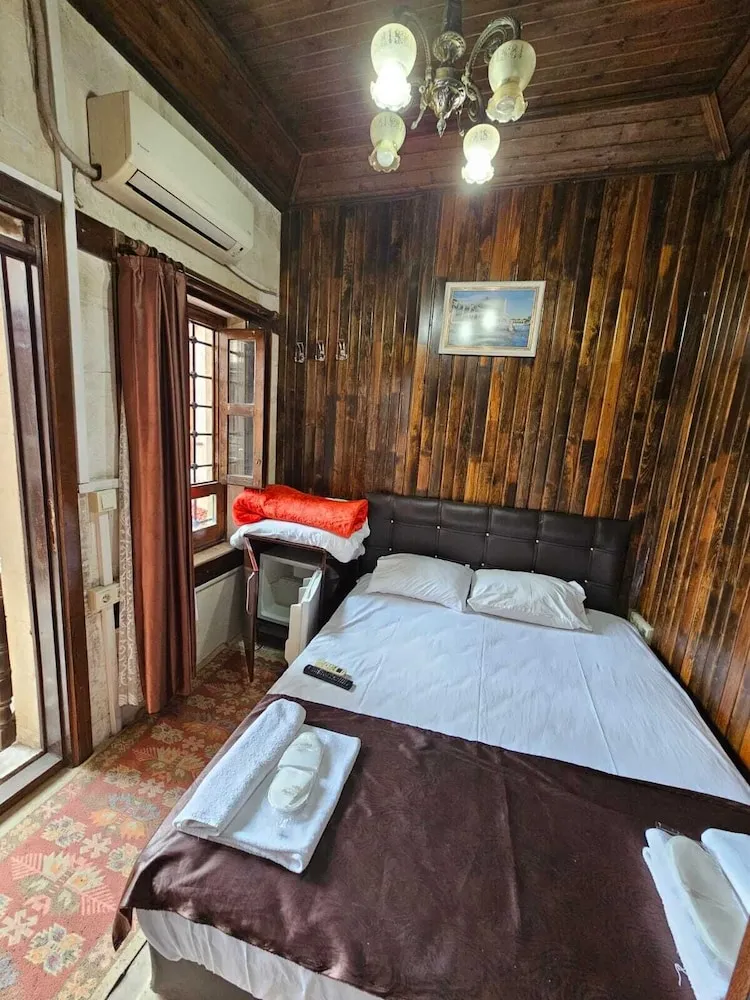 Deluxe Büyük Yataklı Tek Kişilik Oda, Bahçe Manzaralı