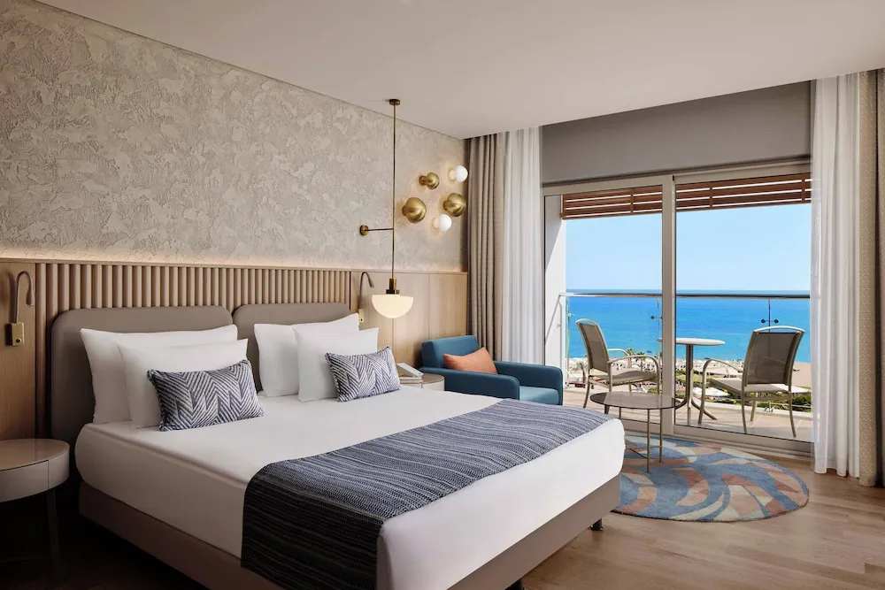 Deluxe Oda, Sıcak Su Küveti, Deniz Manzaralı (Jetted Tub on Terrace, Mixed Section)