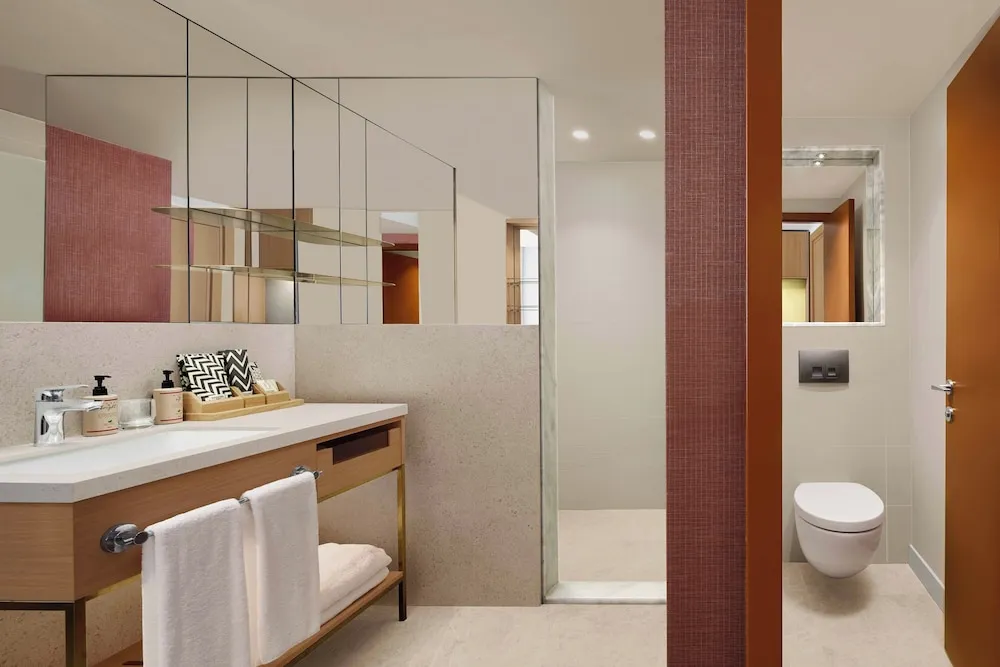 Deluxe Oda, Sıcak Su Küveti, Deniz Manzaralı (Jetted Tub on Terrace, Mixed Section)