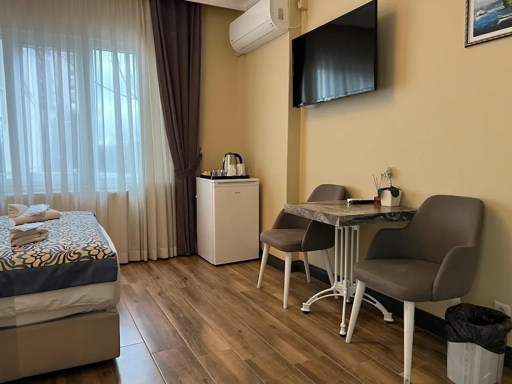 Standard Tek Büyük Yataklı Oda