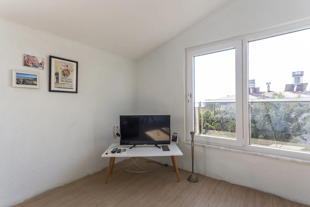 Amado - Duplex 2 Bed Apartment with Pool View and 2 Showers