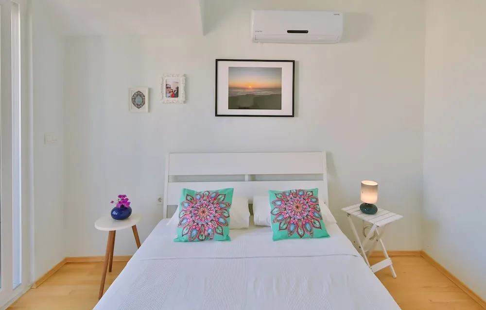 Amado - Duplex 2 Bed Apartment with Pool View and 2 Showers