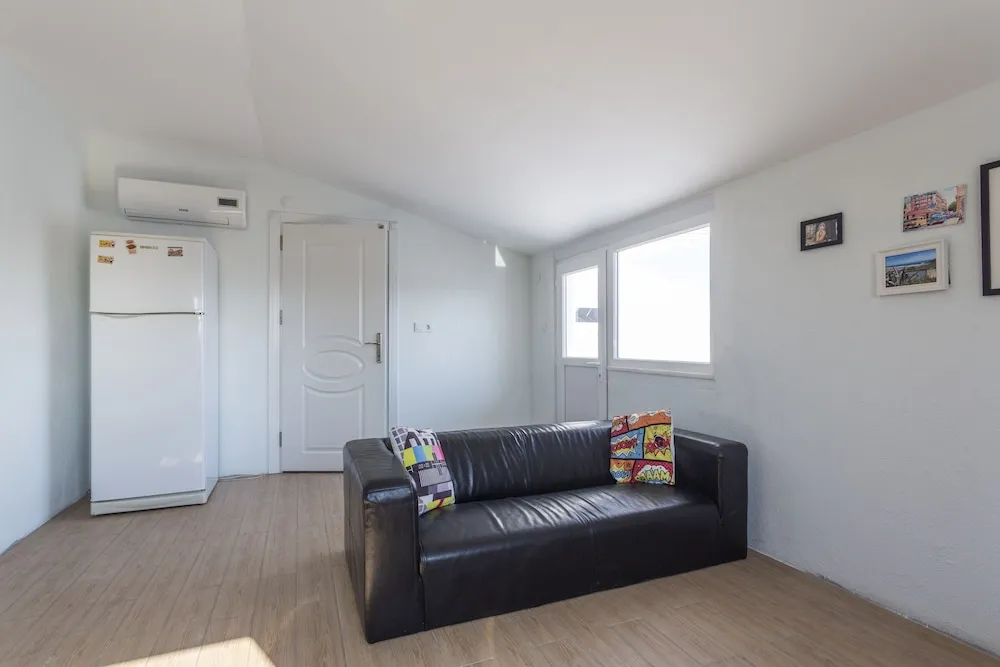 Amado - Duplex 2 Bed Apartment with Pool View and 2 Showers