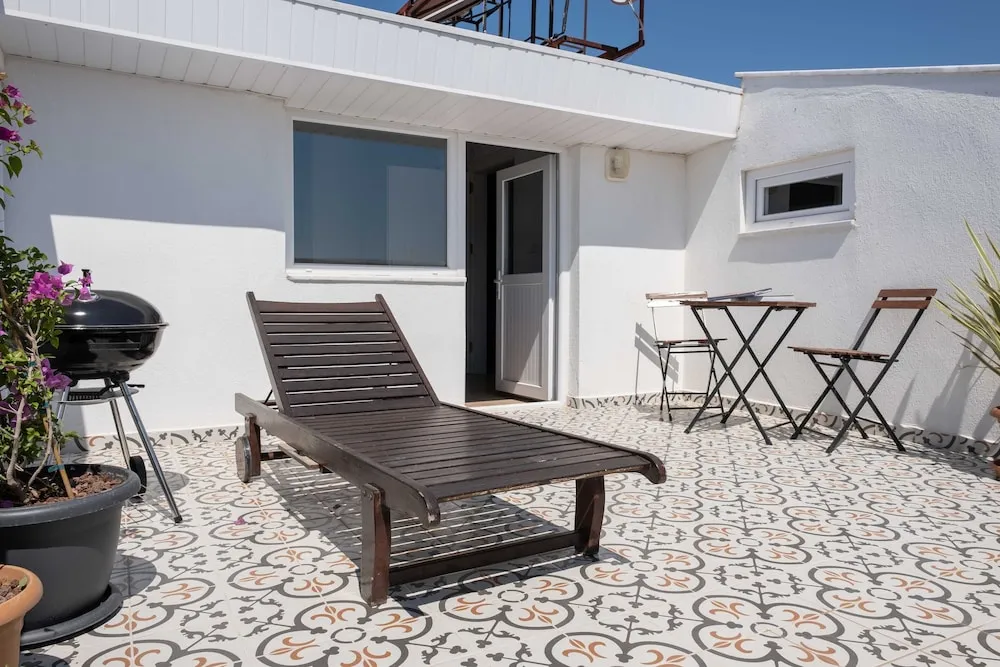 Amado - Duplex 2 Bed Apartment with Pool View and 2 Showers
