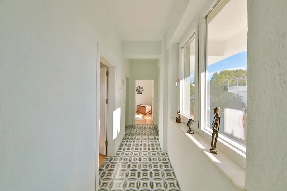 Amado - Duplex 2 Bed Apartment with Pool View and 2 Showers