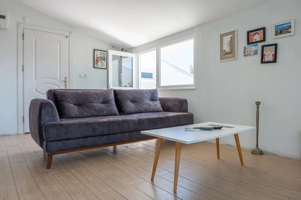 Amado - Duplex 2 Bed Apartment with Pool View and 2 Showers