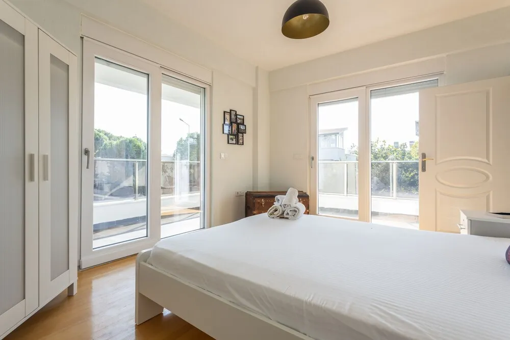 Amado - Duplex 2 Bed Apartment with Pool View and 2 Showers
