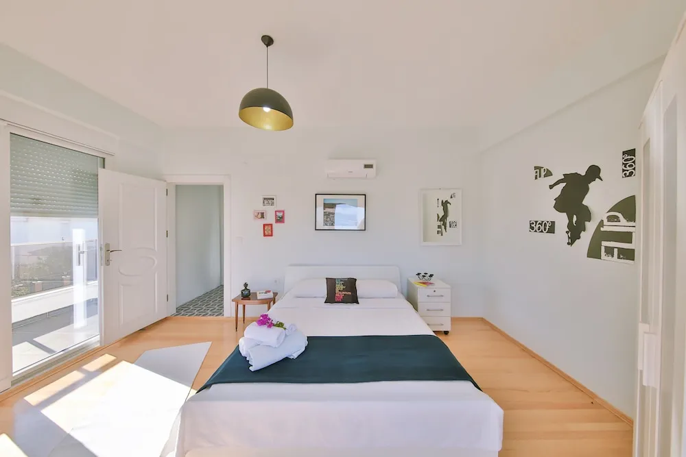 Amado - Duplex 2 Bed Apartment with Pool View and 2 Showers