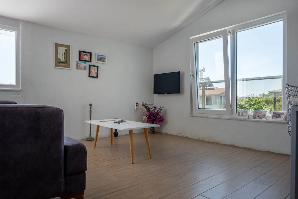 Amado - Duplex 2 Bed Apartment with Pool View and 2 Showers