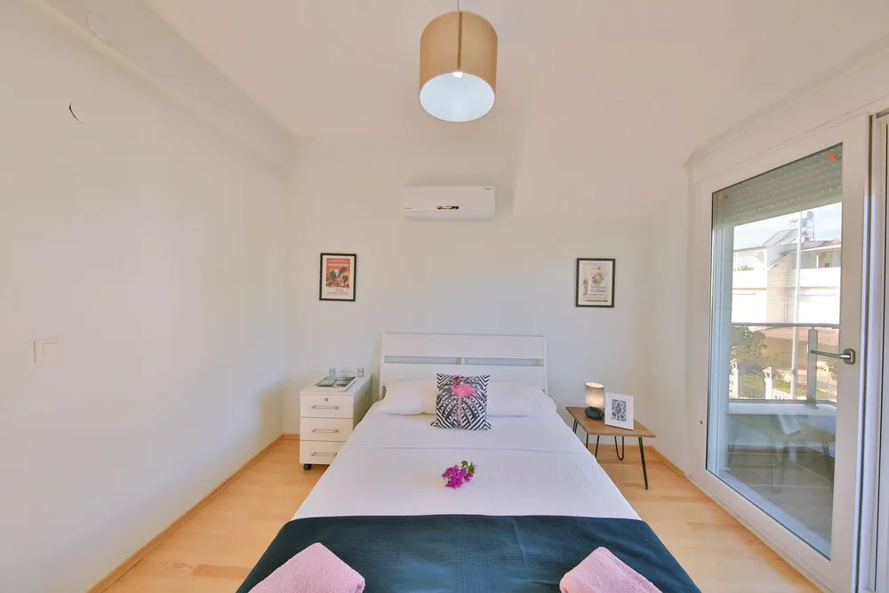 Amado - Duplex 2 Bed Apartment with Pool View and 2 Showers