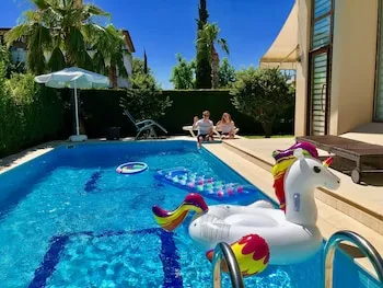 Paradise Town Villa Elite