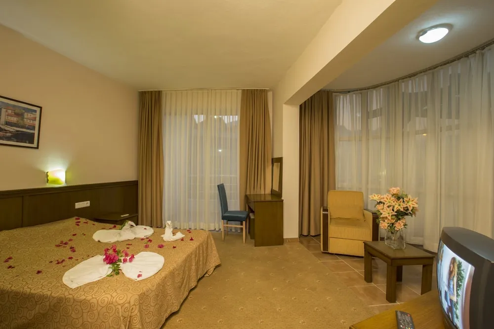 Economy Tek Büyük veya İki Ayrı Yataklı Oda