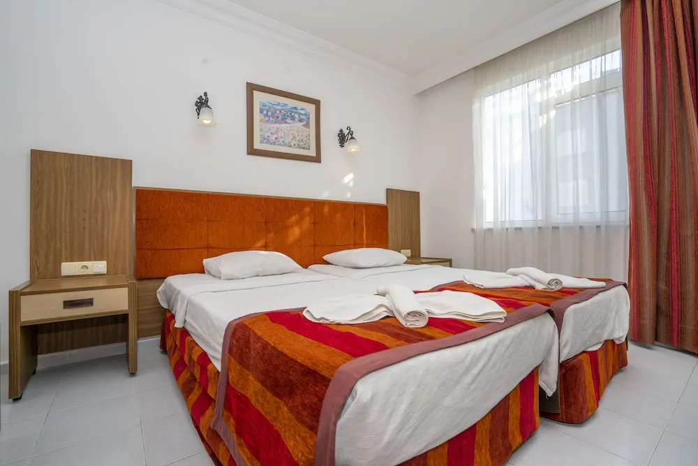 ECONOMY SUITE, AIR CONDITIONING WITH EXTRA FEE
