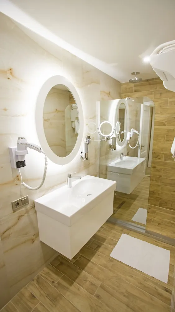 Deluxe Tek Büyük Yataklı Oda, Deniz Manzaralı