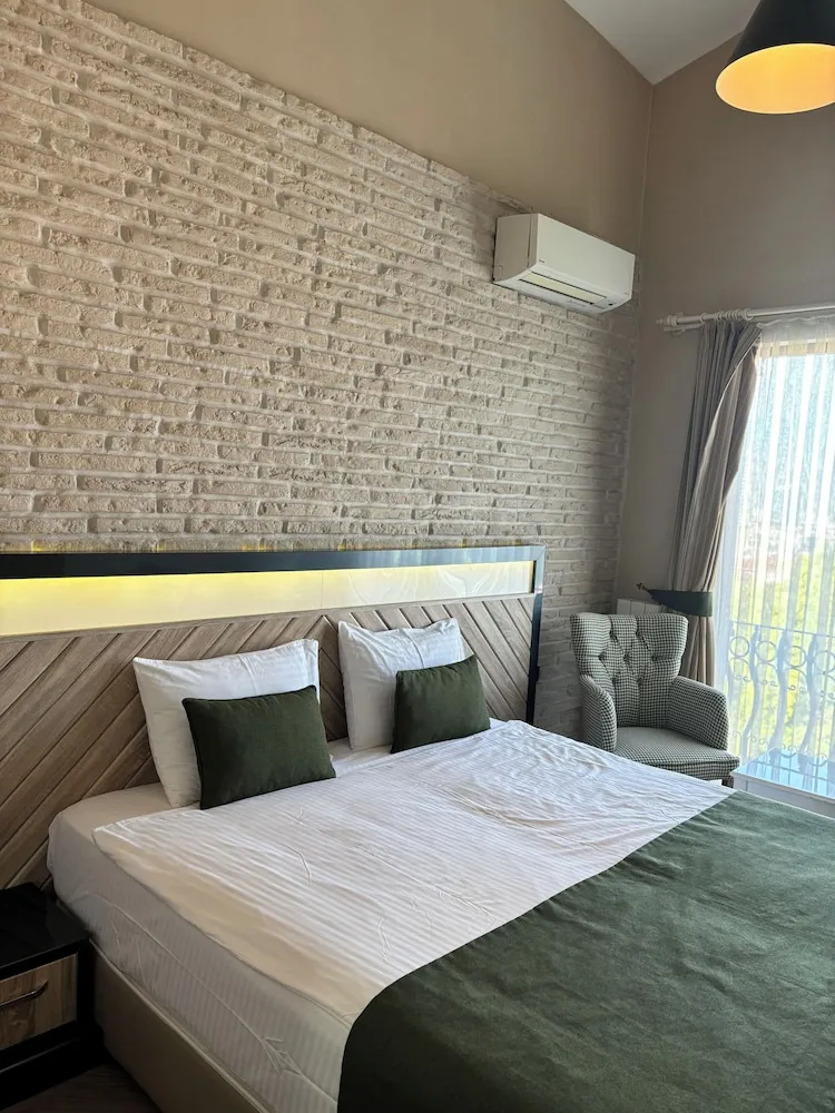 Standard Tek Büyük veya İki Ayrı Yataklı Oda