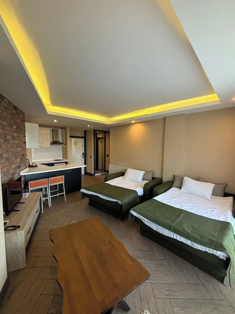 1 + 1 TERASLI MODERN SUIT (4 PERSON)
